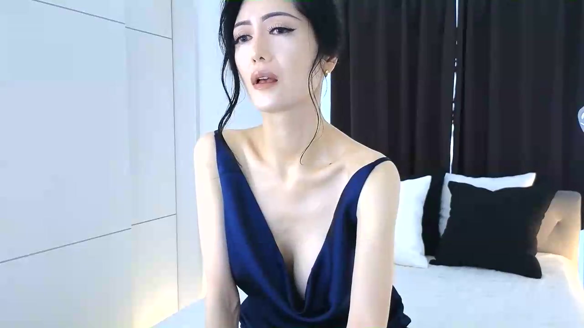 Gallery image thumbnail from Eleah's myfreecams stream on, 07/11/2026, 23:00 image 15 of 20