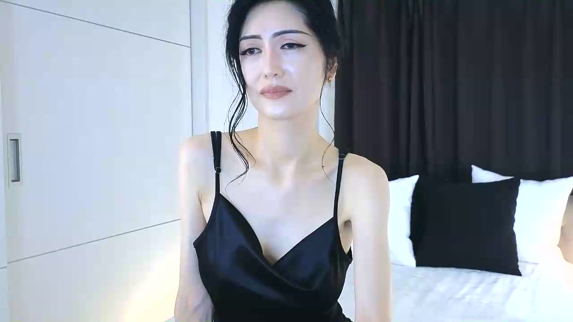 Gallery image thumbnail from Eleah's myfreecams stream on, 07/20/2026, 14:35 image 2 of 20