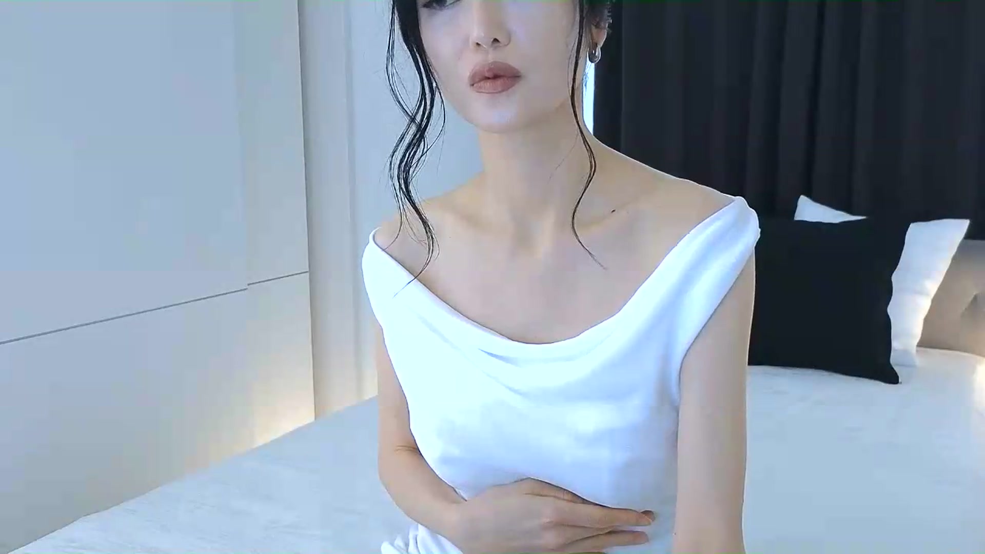 Gallery image thumbnail from Eleah's myfreecams stream on, 08/02/2026, 01:15 image 12 of 20
