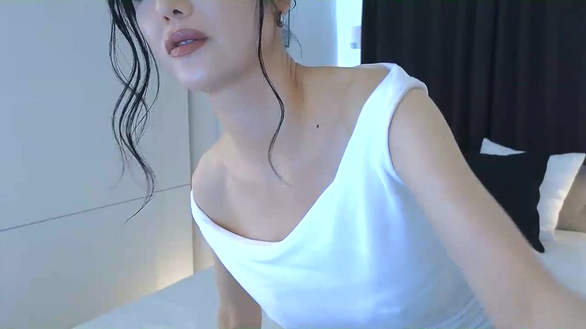 Gallery image thumbnail from Eleah's myfreecams stream on, 08/02/2026, 01:15 image 14 of 20