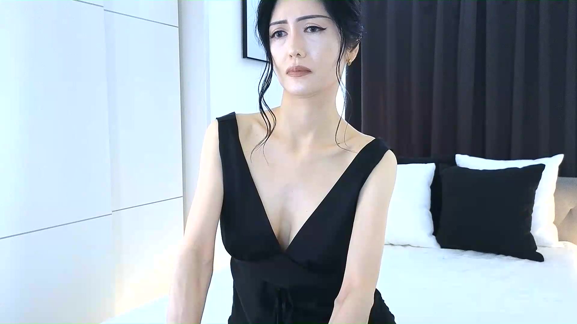 Gallery image thumbnail from Eleah's myfreecams stream on, 08/08/2026, 24:54 image 6 of 20