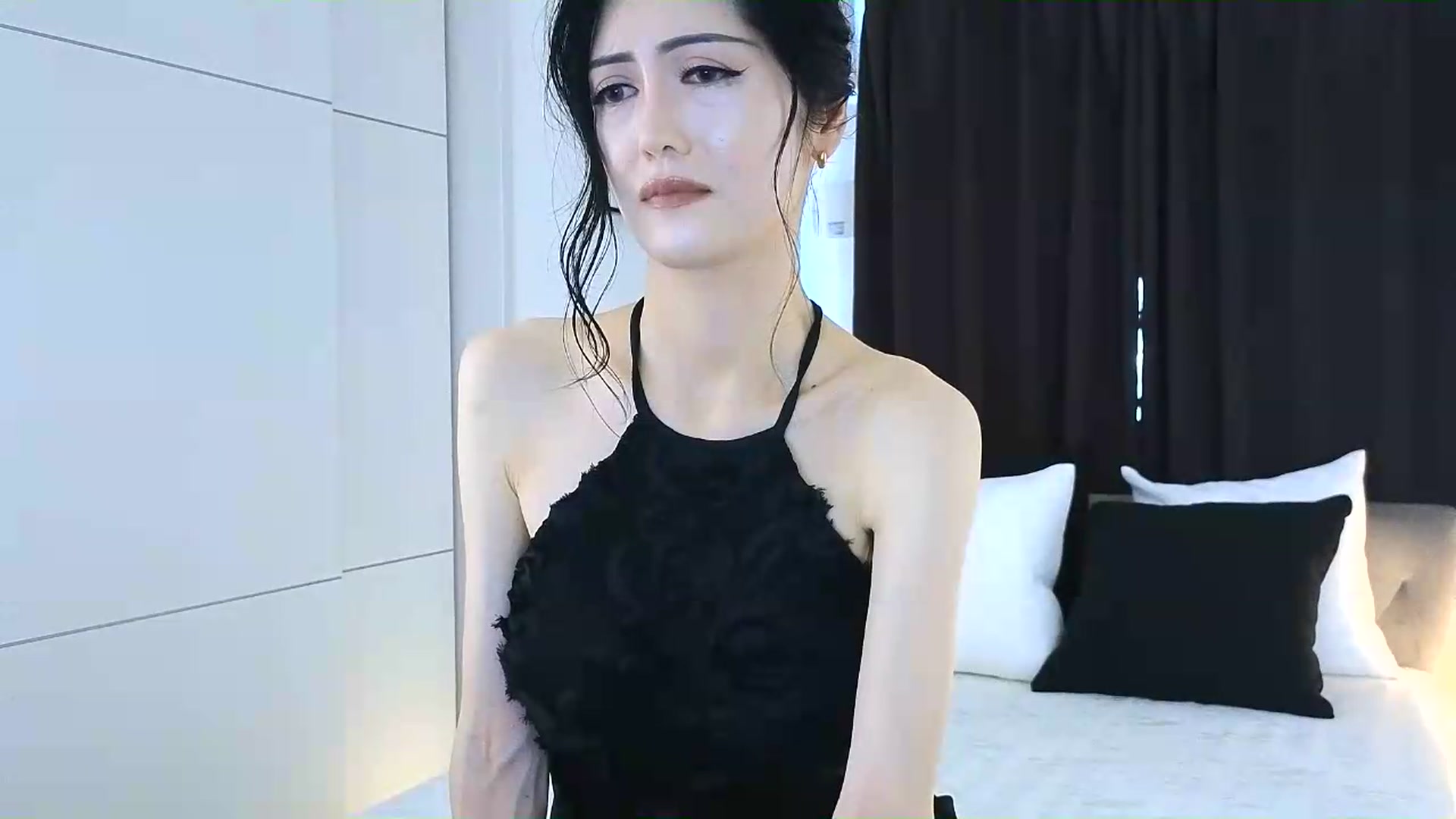 Gallery image thumbnail from Eleah's myfreecams stream on, 08/16/2026, 24:03 image 9 of 20
