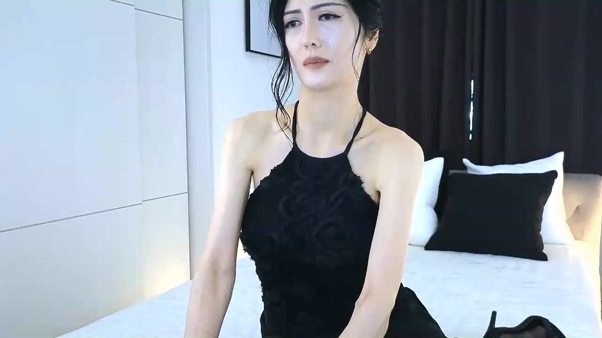 Gallery image thumbnail from Eleah's myfreecams stream on, 08/16/2026, 24:03 image 13 of 20