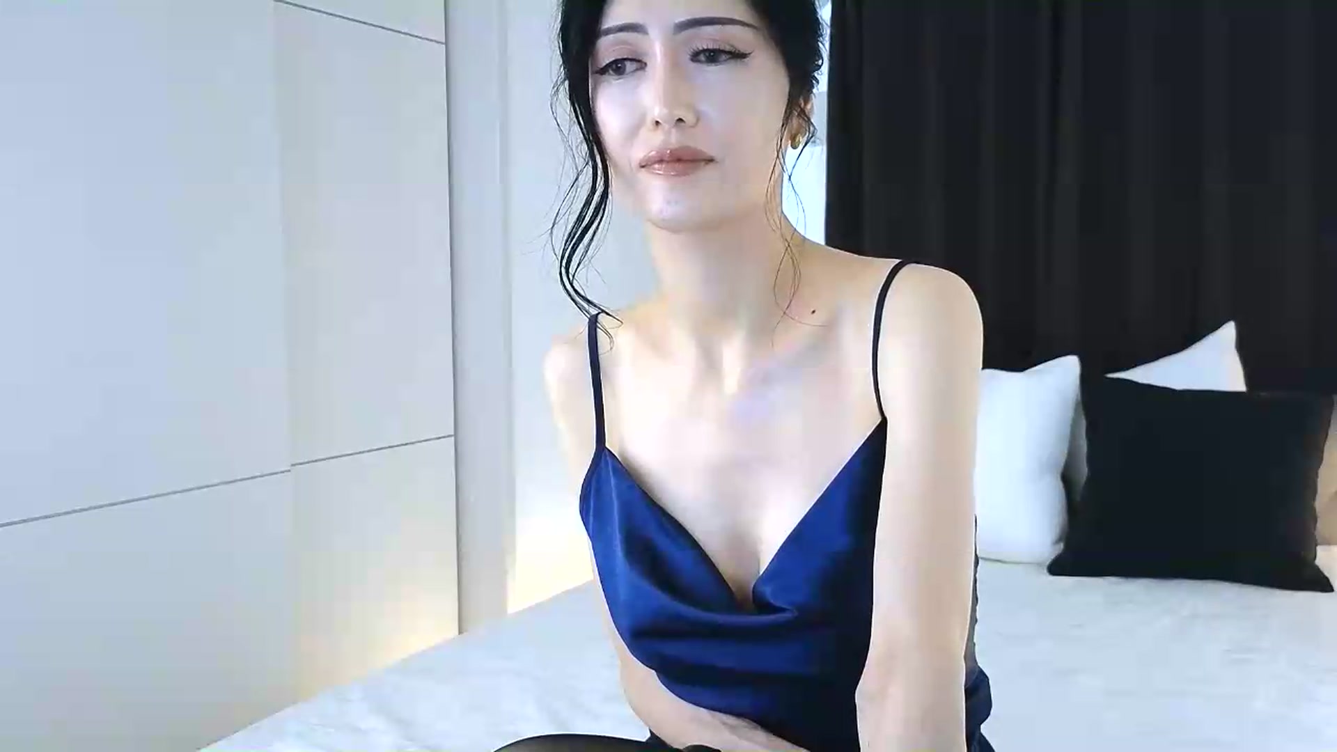 Gallery image thumbnail from Eleah's myfreecams stream on, 08/17/2026, 21:13 image 10 of 20