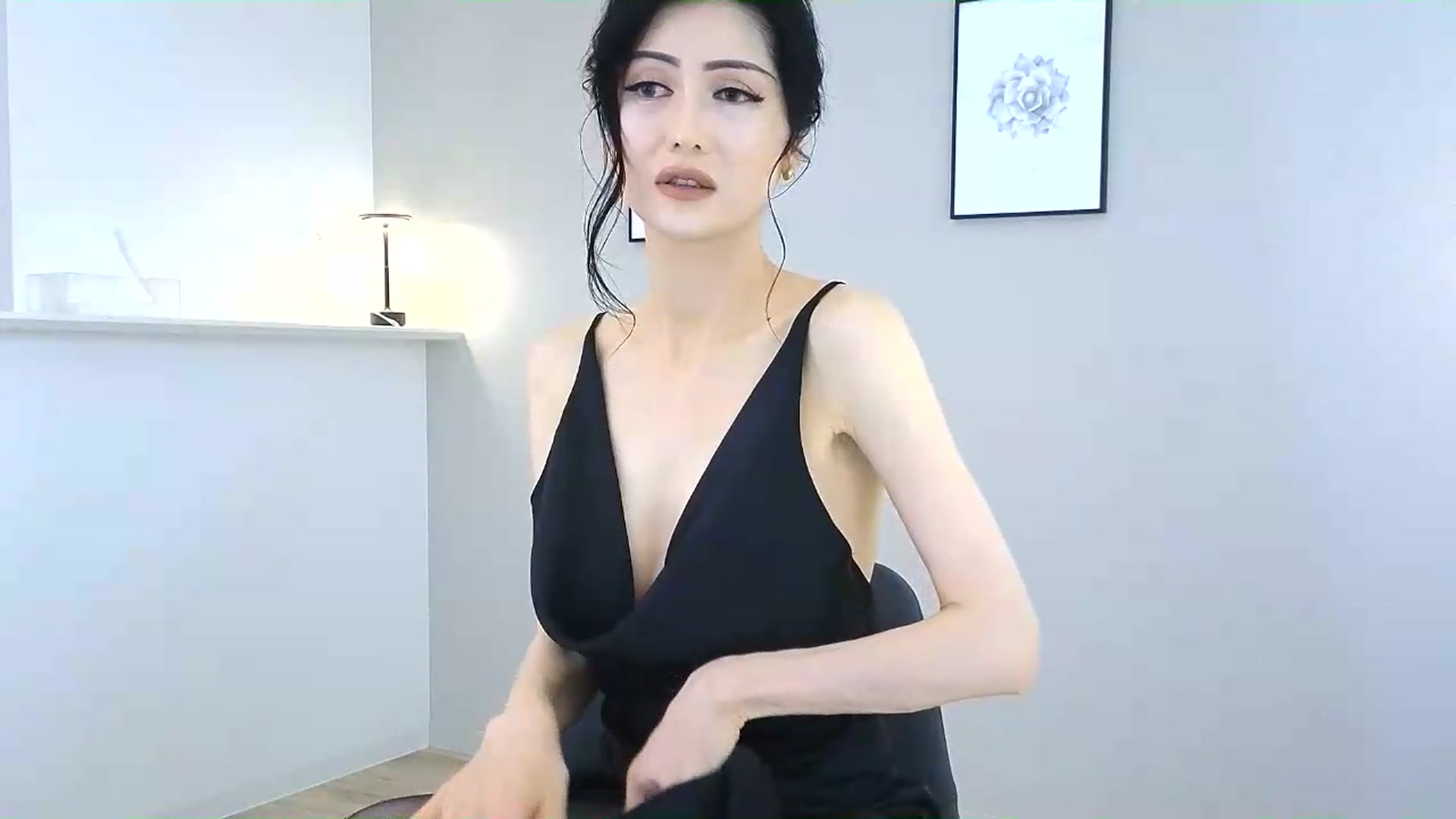 Gallery image thumbnail from Eleah's myfreecams stream on, 08/21/2026, 22:50 image 6 of 20