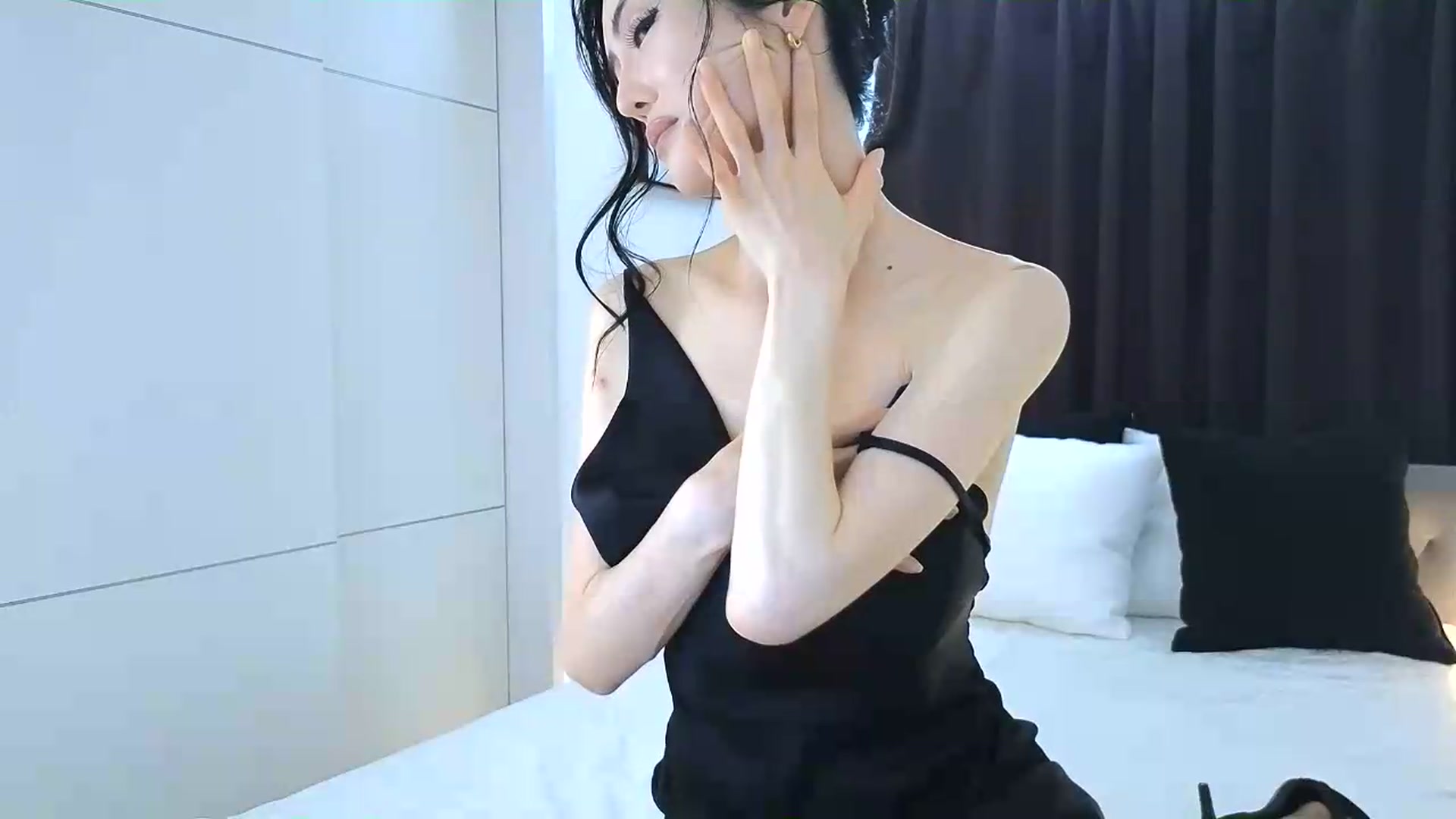 Gallery image thumbnail from Eleah's myfreecams stream on, 09/09/2026, 23:36 image 9 of 20
