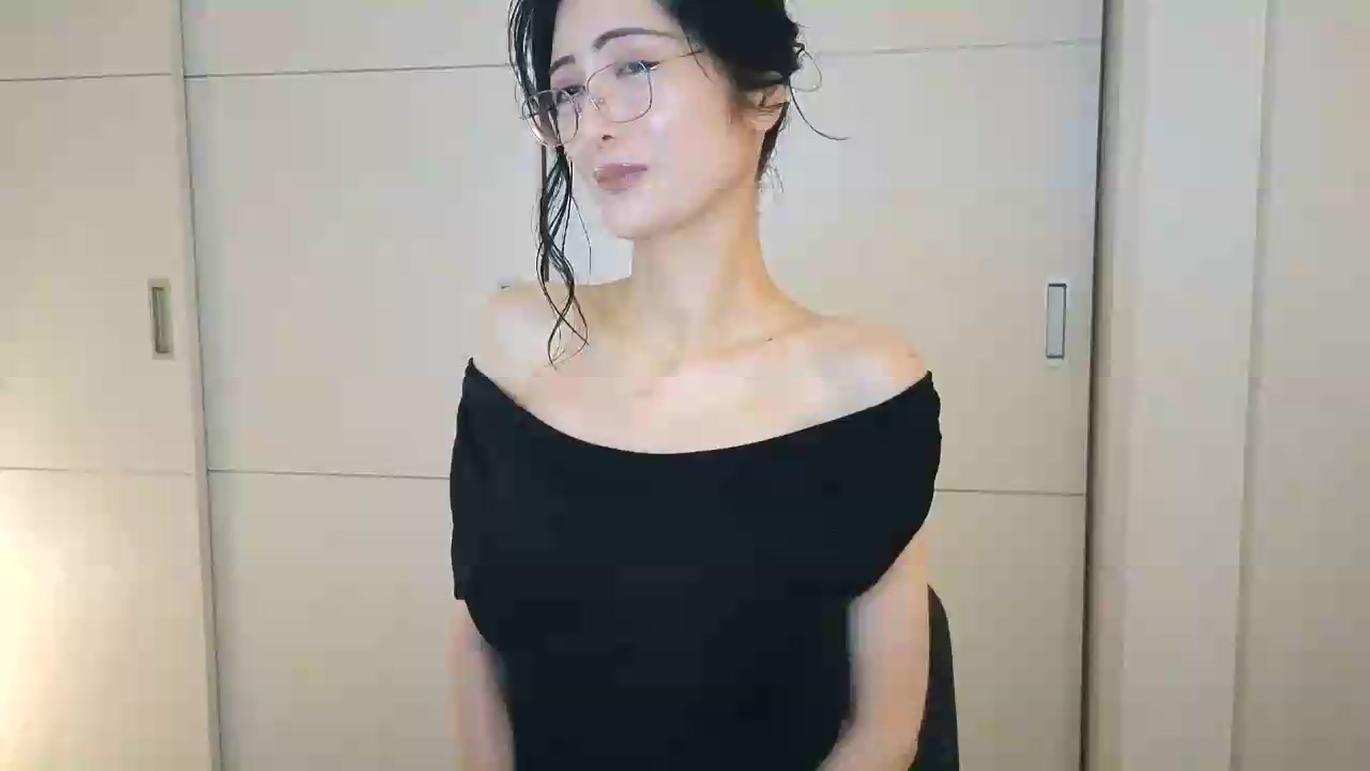 Gallery image thumbnail from Eleah's myfreecams stream on, 09/12/2026, 20:58 image 1 of 20