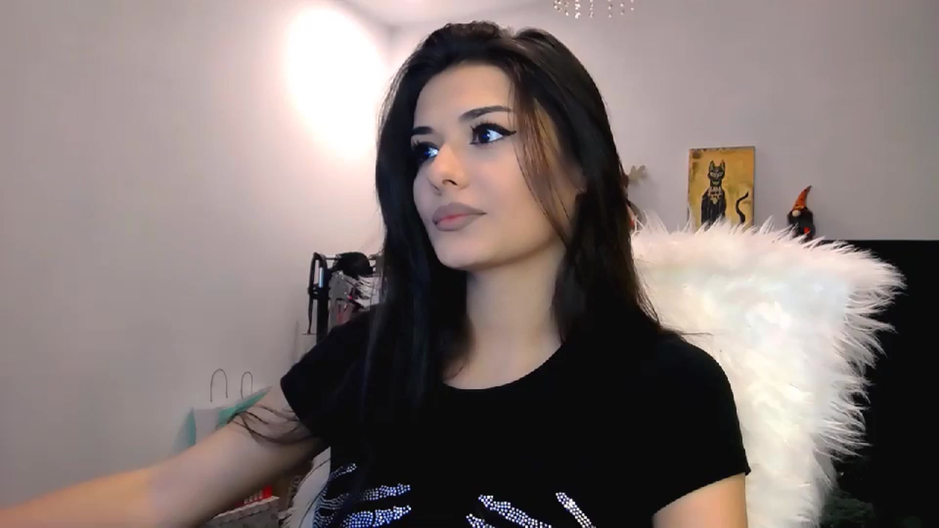 Gallery image thumbnail from Electra's myfreecams stream on, 01/04/2024, 24:09 image 1 of 20