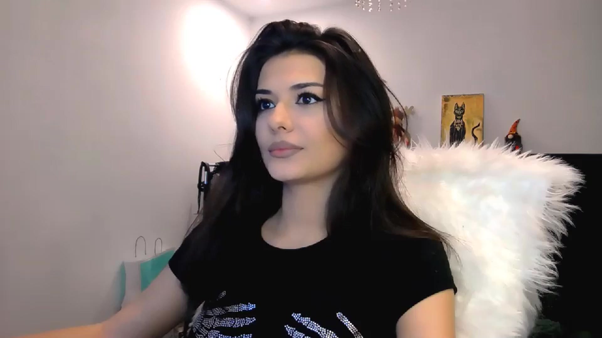 Gallery image thumbnail from Electra's myfreecams stream on, 01/04/2024, 24:09 image 11 of 20