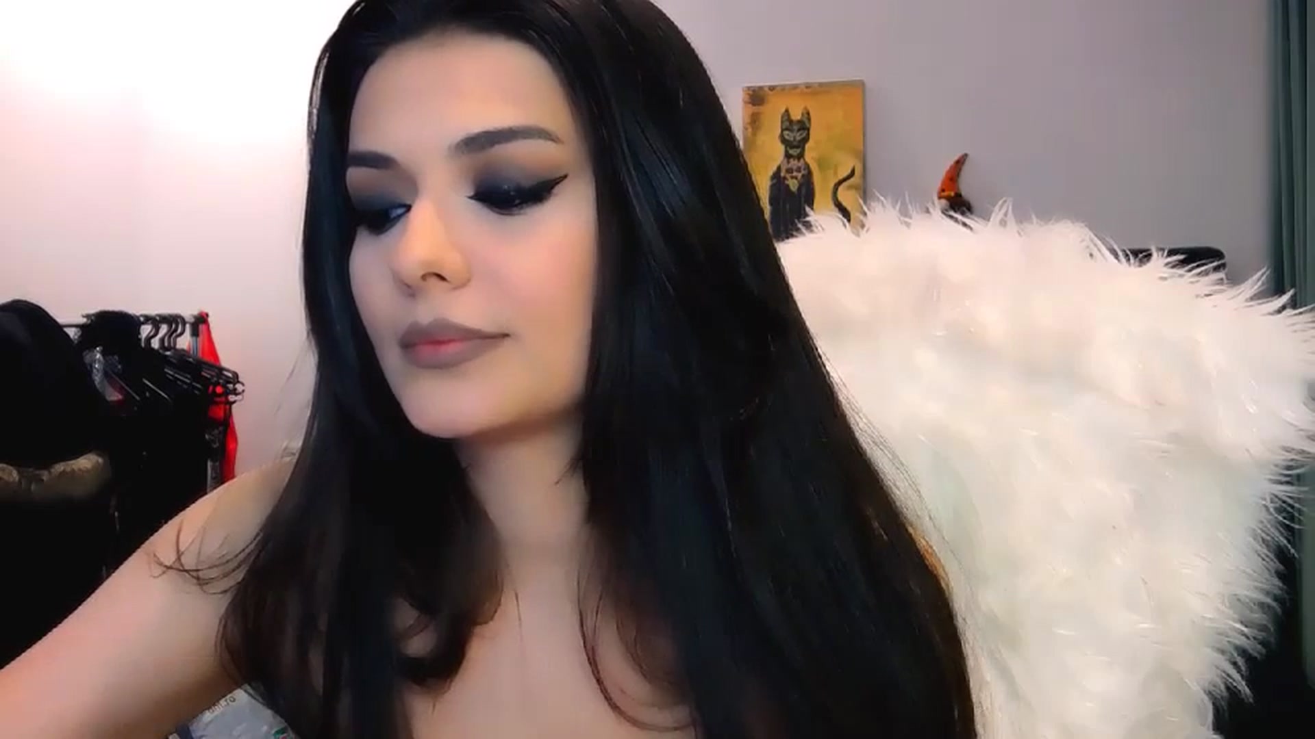 Gallery image thumbnail from Electra's myfreecams stream on, 02/20/2024, 23:24 image 18 of 20