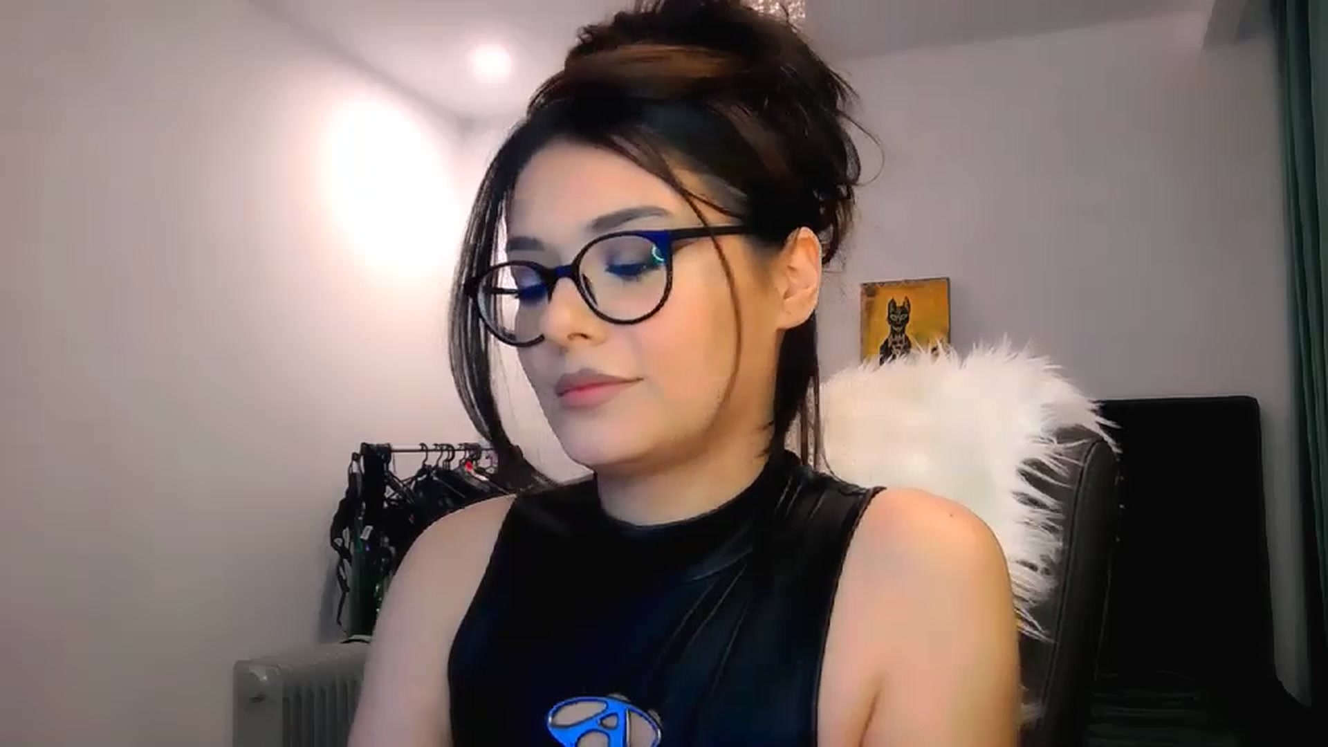 Gallery image thumbnail from Electra's myfreecams stream on, 04/08/2024, 23:25 image 7 of 20