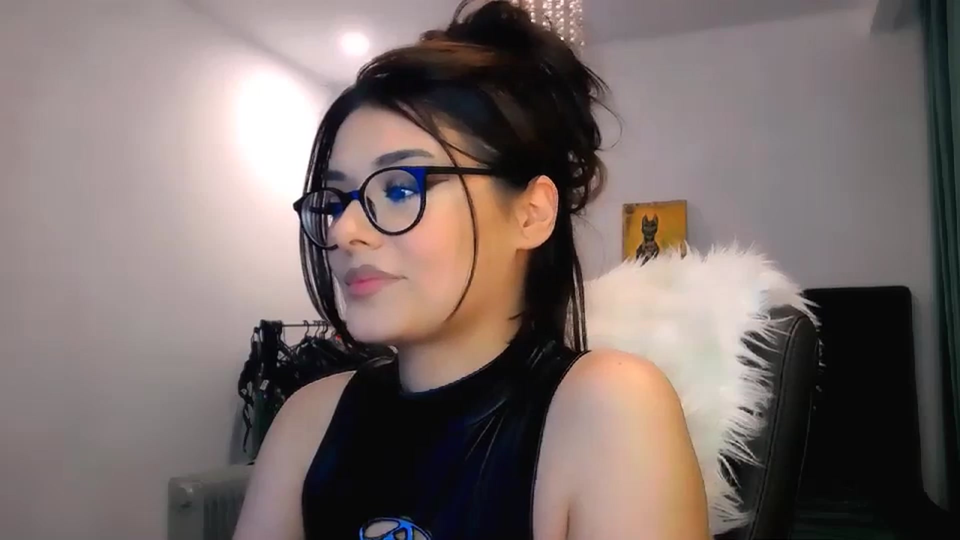 Gallery image thumbnail from Electra's myfreecams stream on, 04/08/2024, 23:25 image 11 of 20