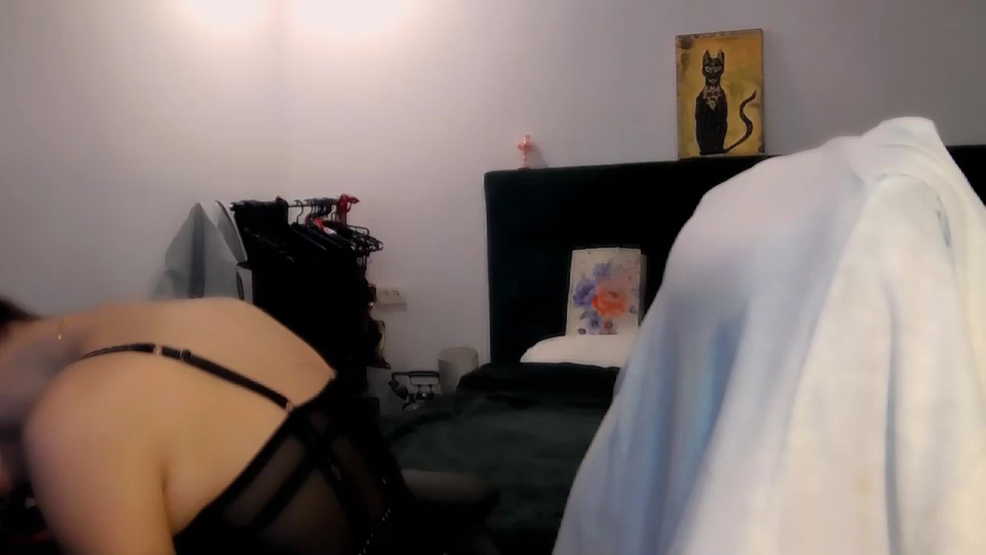 Gallery image thumbnail from Electra's myfreecams stream on, 09/26/2024, 23:44 image 10 of 20