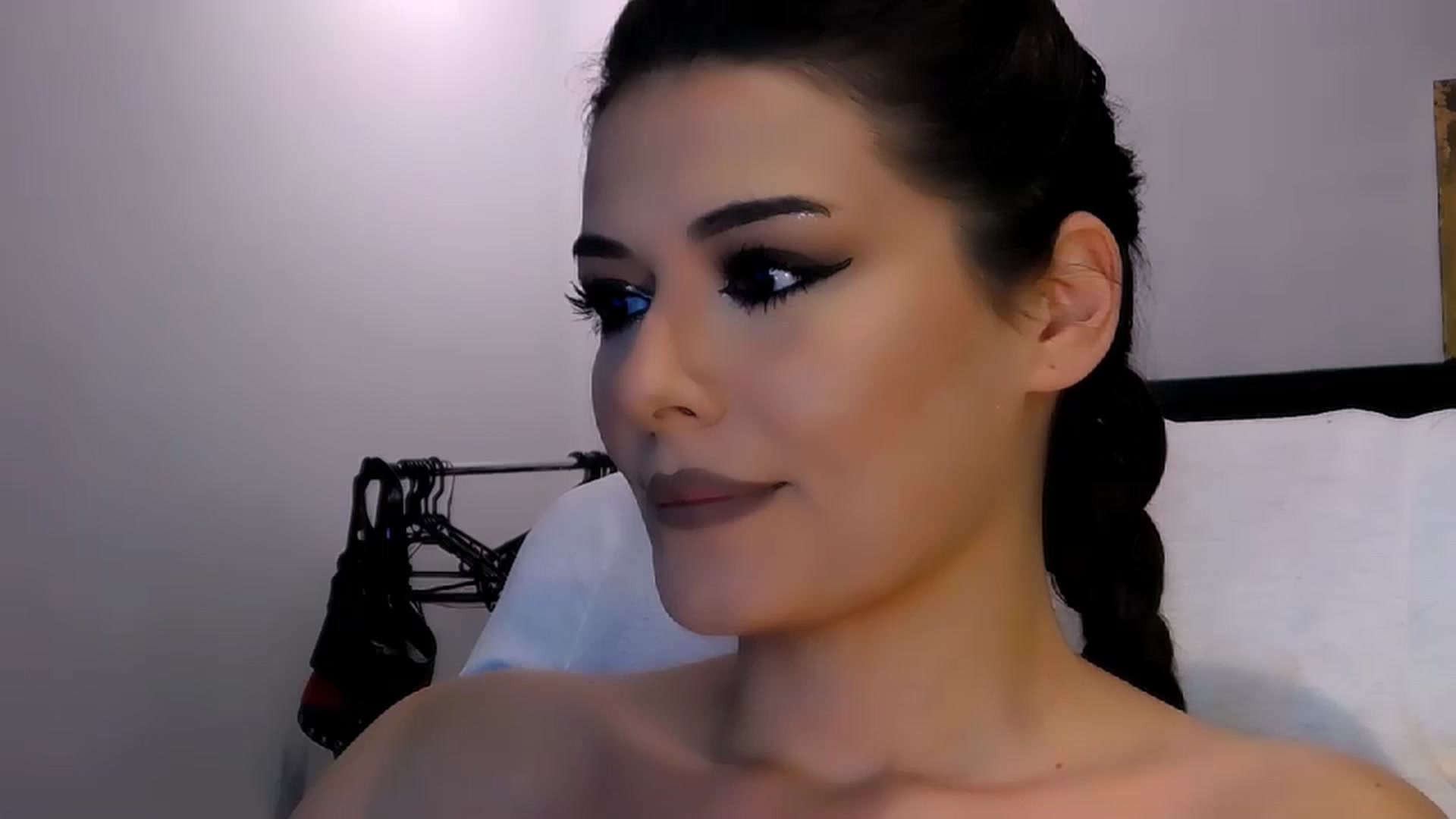 Gallery image thumbnail from Electra's myfreecams stream on, 10/30/2024, 24:02 image 19 of 20