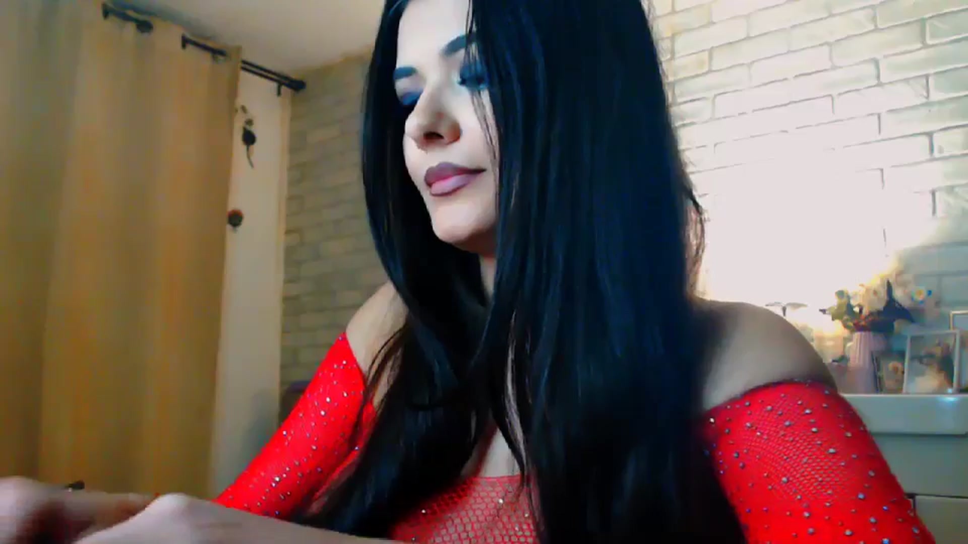 Gallery image thumbnail from Electra's myfreecams stream on, 12/09/2024, 22:27 image 2 of 20