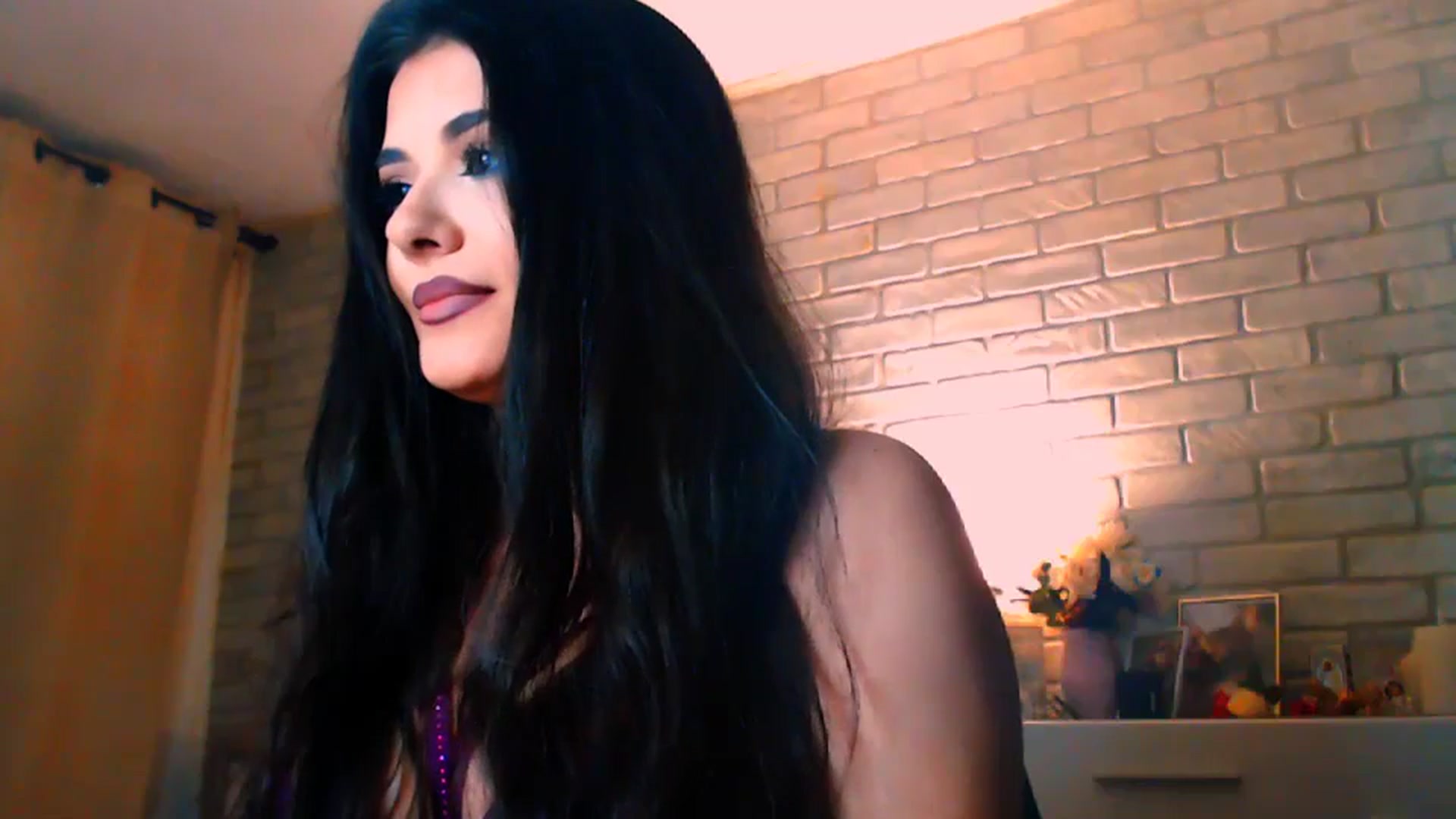 Gallery image thumbnail from Electra's myfreecams stream on, 01/27/2025, 24:18 image 6 of 20
