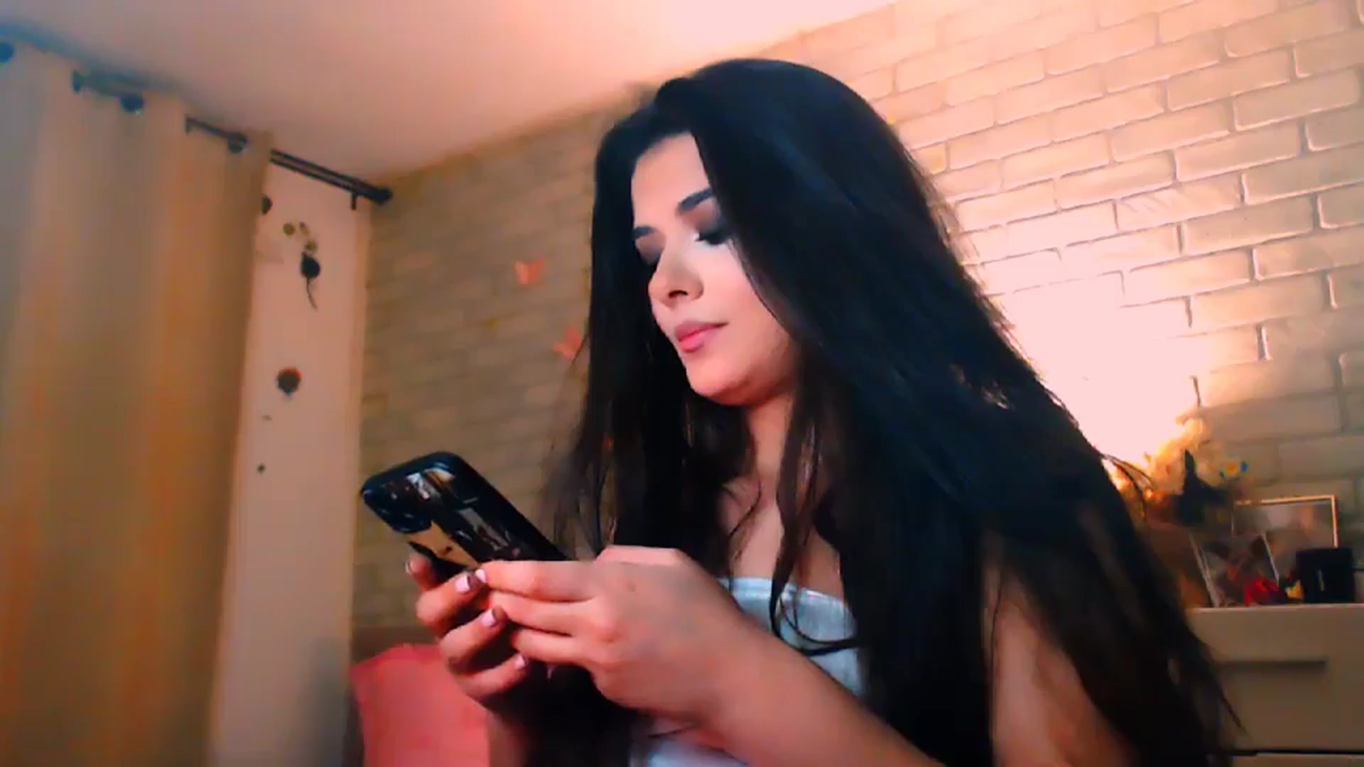 Gallery image thumbnail from Electra's myfreecams stream on, 03/16/2025, 23:13 image 9 of 20
