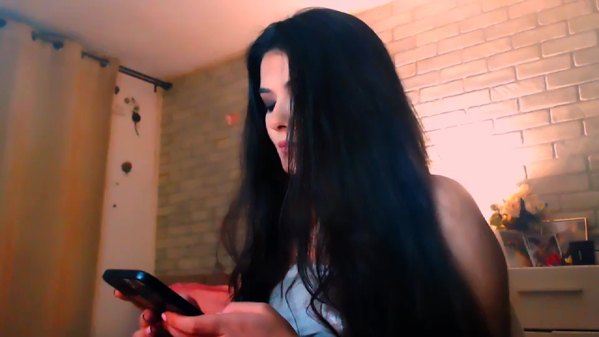 Gallery image thumbnail from Electra's myfreecams stream on, 03/16/2025, 23:13 image 14 of 20