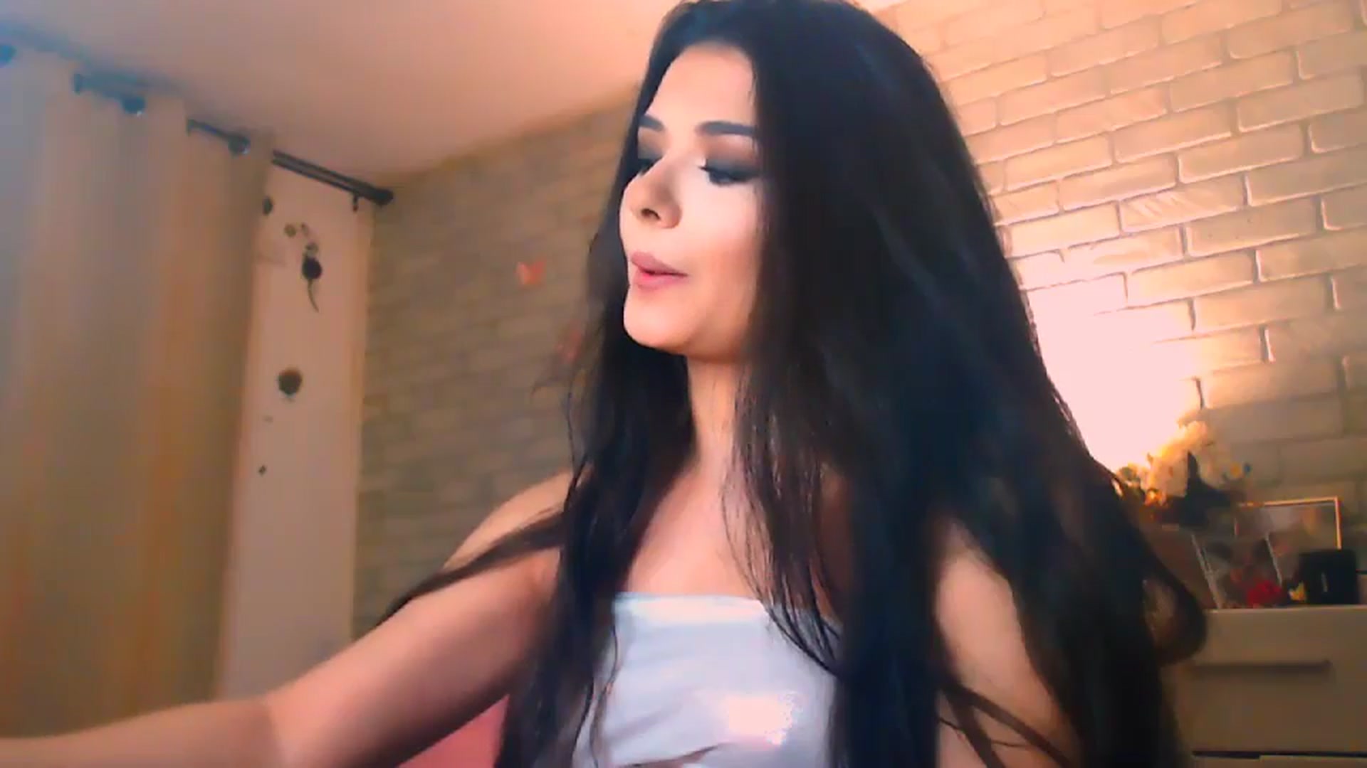 Gallery image thumbnail from Electra's myfreecams stream on, 03/16/2025, 23:13 image 3 of 20