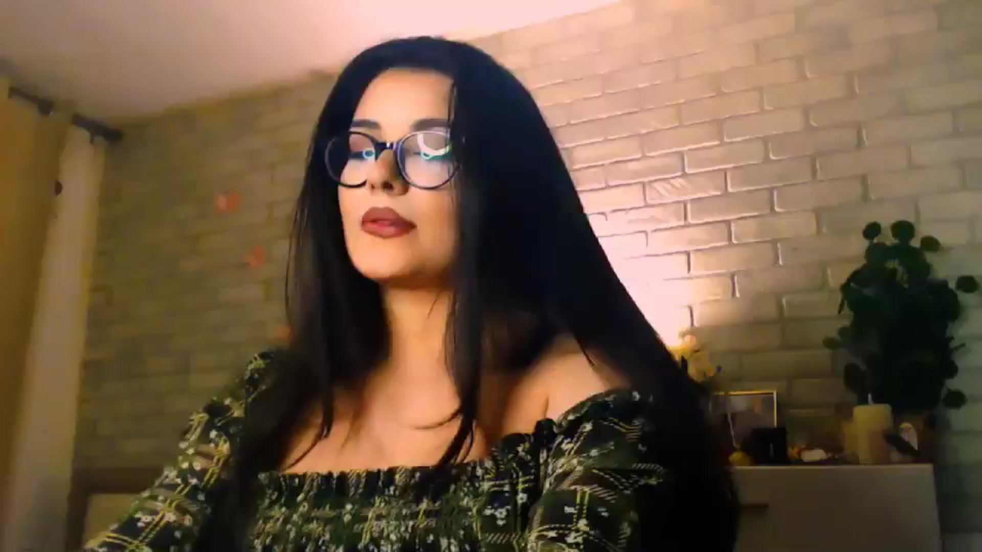 Gallery image thumbnail from Electra's myfreecams stream on, 03/23/2025, 23:52 image 14 of 20