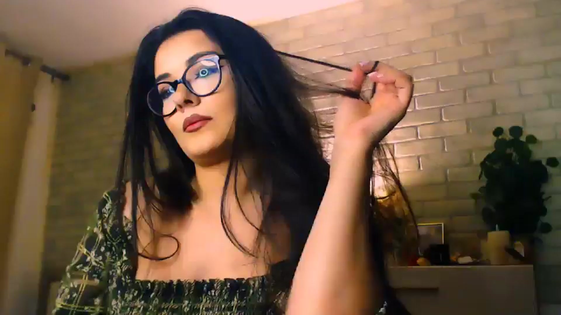 Gallery image thumbnail from Electra's myfreecams stream on, 03/23/2025, 23:52 image 17 of 20