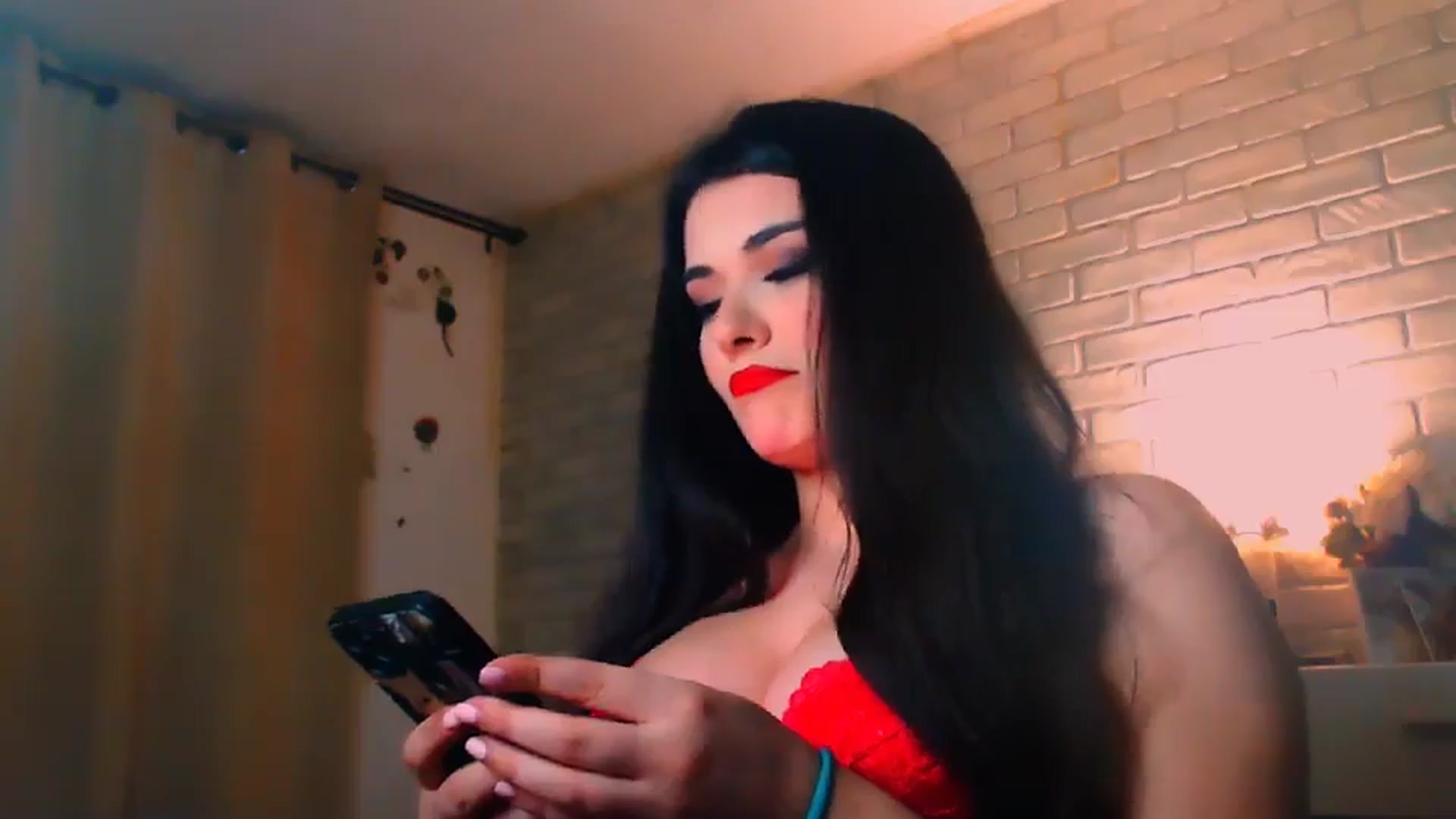 Gallery image thumbnail from Electra's myfreecams stream on, 03/27/2025, 23:53 image 12 of 20