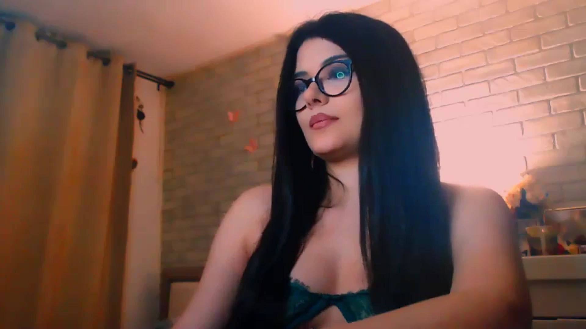 Gallery image thumbnail from Electra's myfreecams stream on, 04/17/2025, 22:52 image 10 of 20