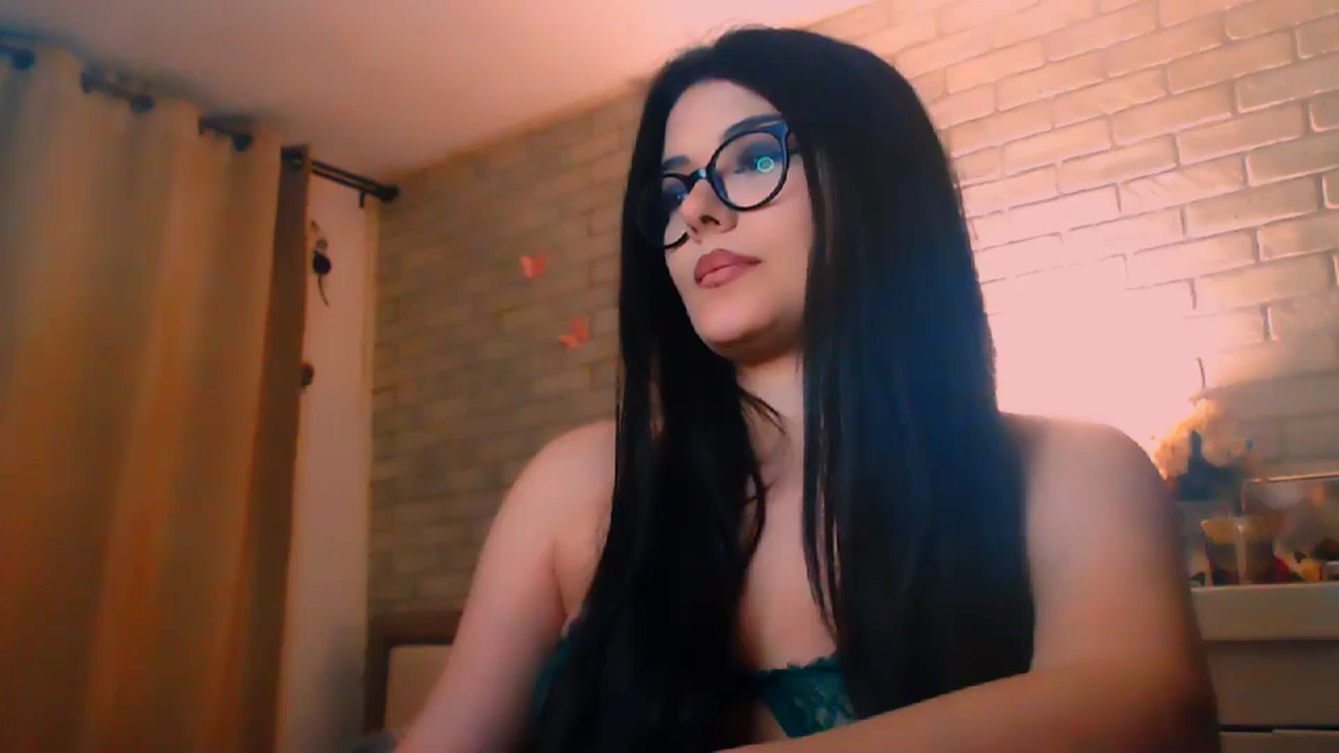 Gallery image thumbnail from Electra's myfreecams stream on, 04/17/2025, 22:52 image 7 of 20