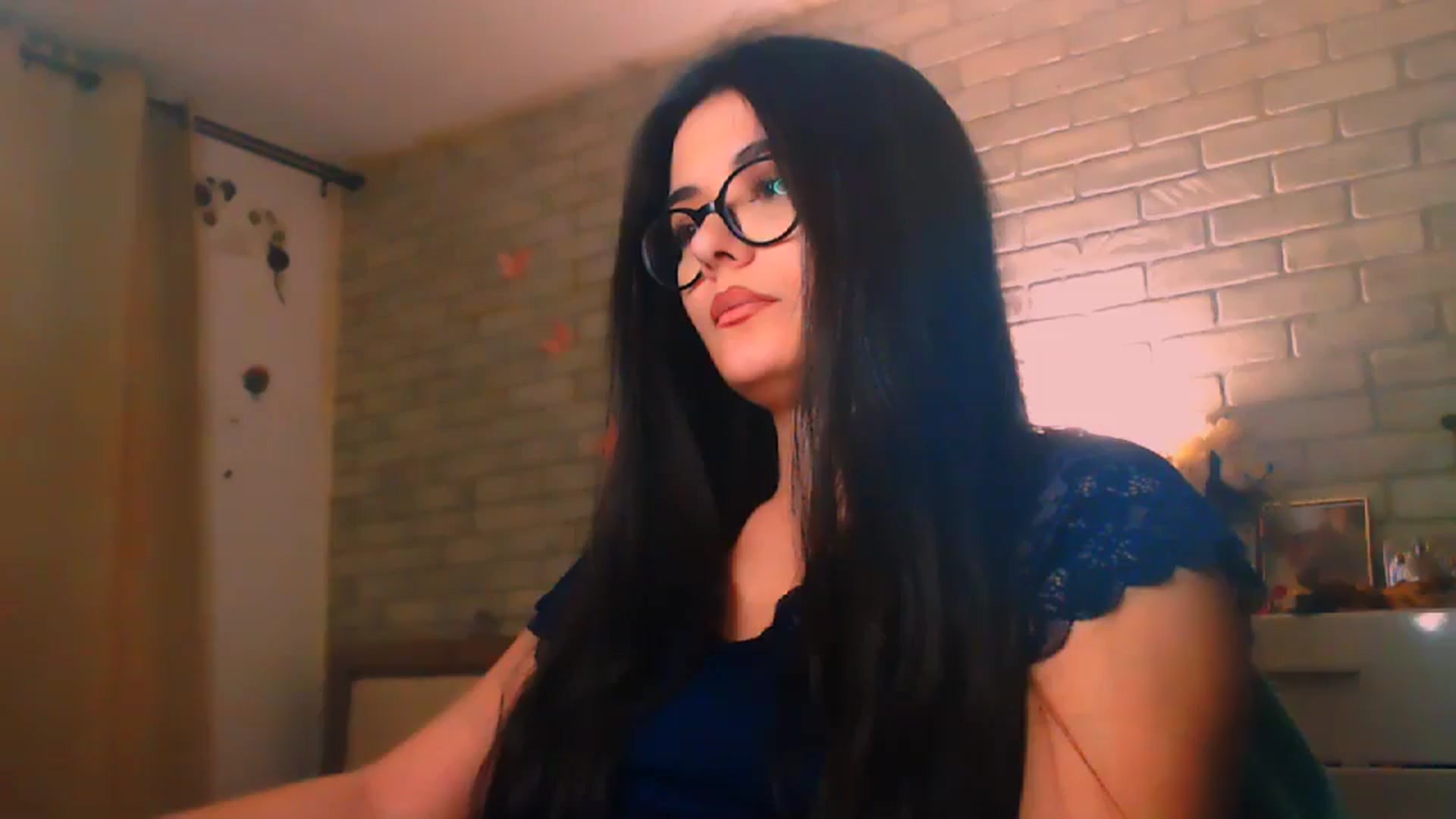 Gallery image thumbnail from Electra's myfreecams stream on, 04/28/2025, 22:41 image 2 of 20