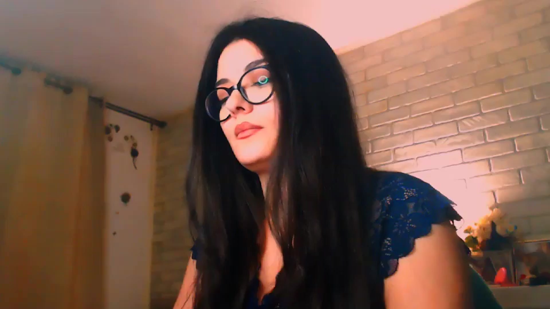 Gallery image thumbnail from Electra's myfreecams stream on, 04/28/2025, 22:41 image 15 of 20