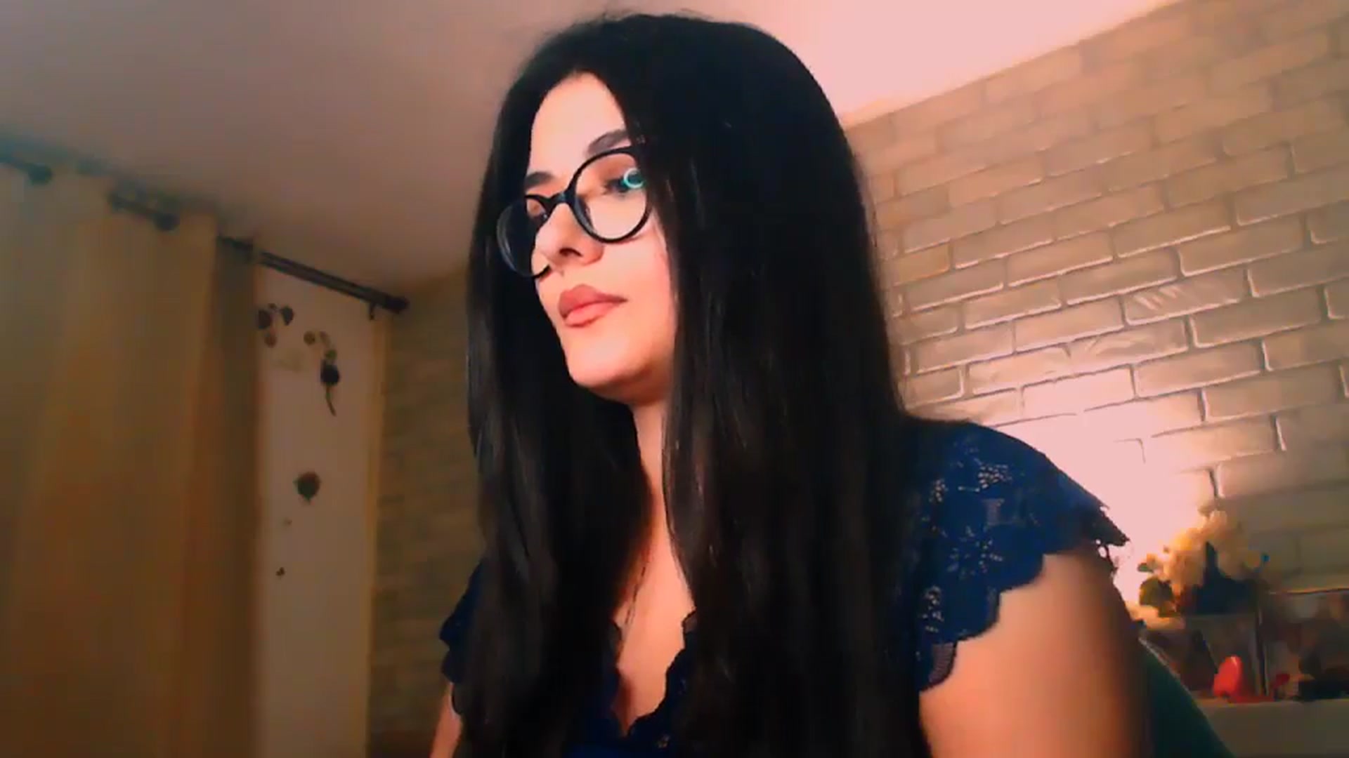 Gallery image thumbnail from Electra's myfreecams stream on, 04/28/2025, 22:41 image 13 of 20