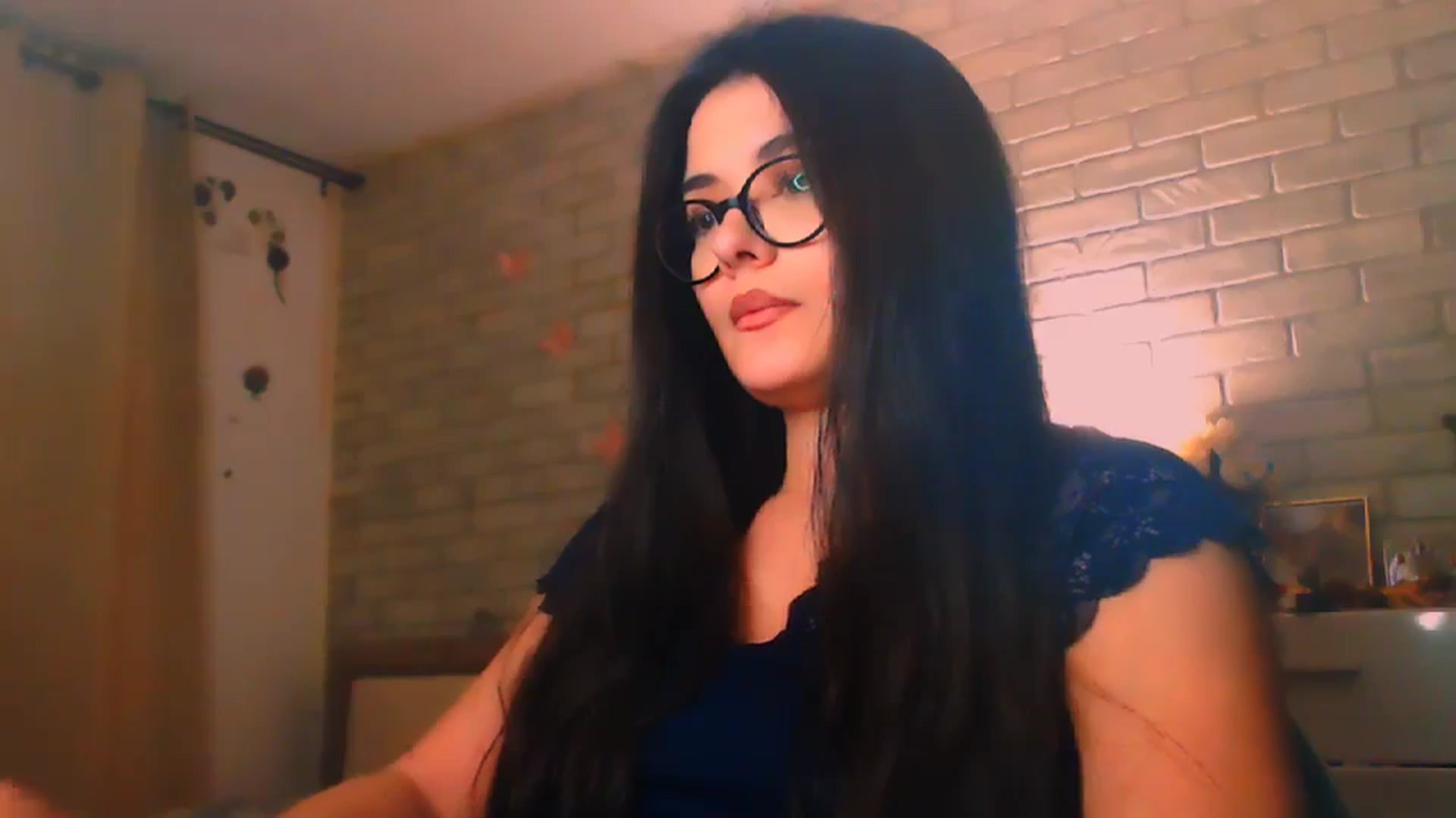 Gallery image thumbnail from Electra's myfreecams stream on, 04/28/2025, 22:41 image 3 of 20