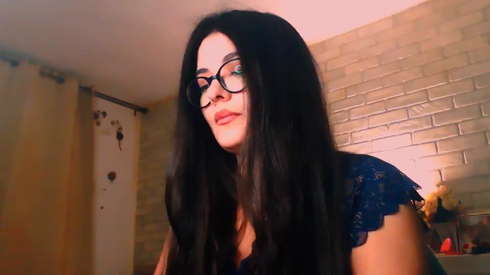 Gallery image thumbnail from Electra's myfreecams stream on, 04/28/2025, 22:41 image 17 of 20