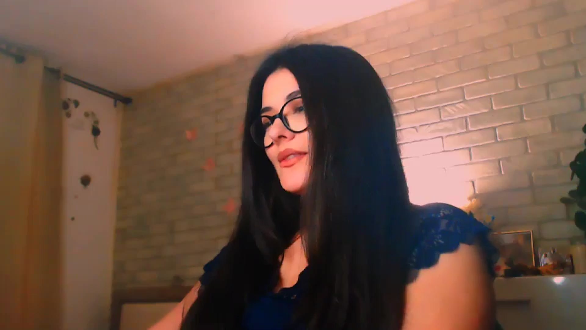 Gallery image thumbnail from Electra's myfreecams stream on, 04/28/2025, 22:41 image 10 of 20