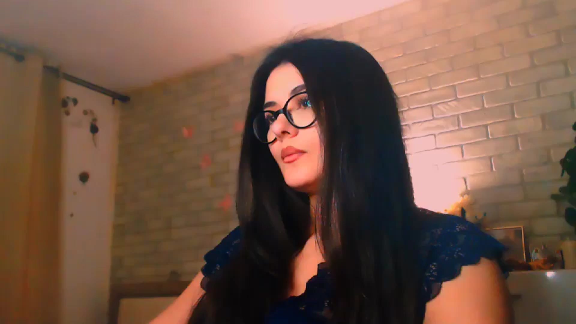 Gallery image thumbnail from Electra's myfreecams stream on, 04/28/2025, 22:41 image 11 of 20