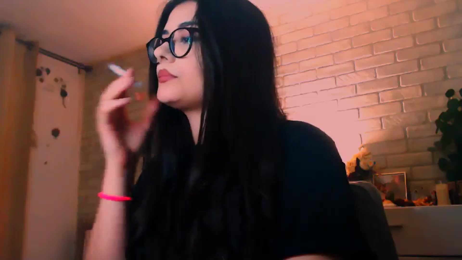 Gallery image thumbnail from Electra's myfreecams stream on, 05/04/2025, 22:32 image 20 of 20
