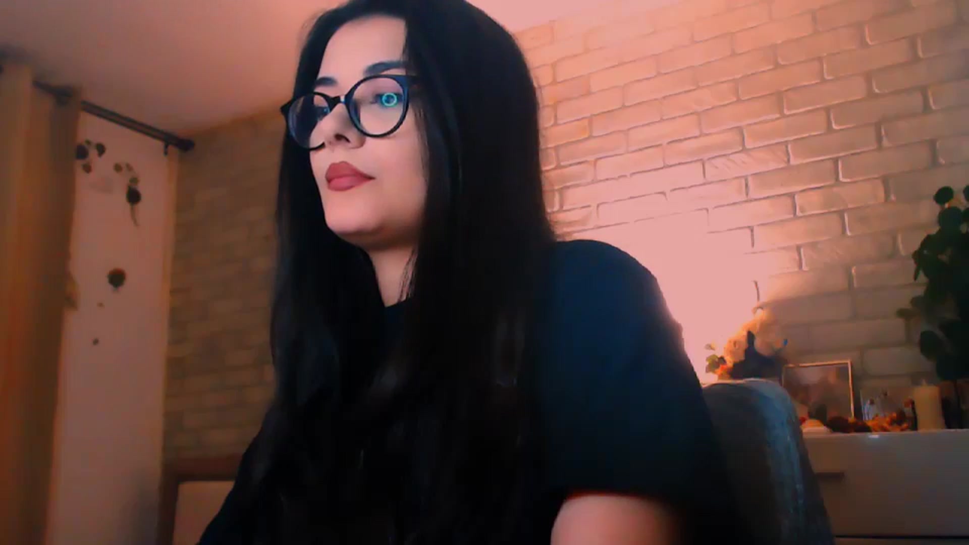 Gallery image thumbnail from Electra's myfreecams stream on, 05/04/2025, 22:32 image 10 of 20