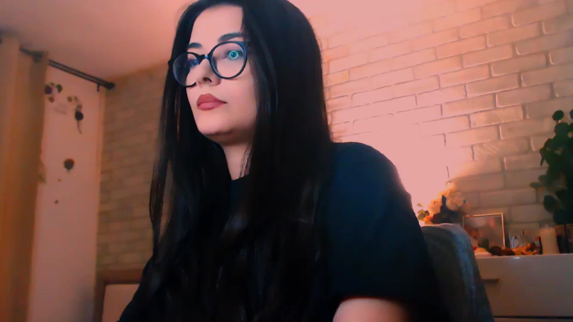 Gallery image thumbnail from Electra's myfreecams stream on, 05/04/2025, 22:32 image 15 of 20