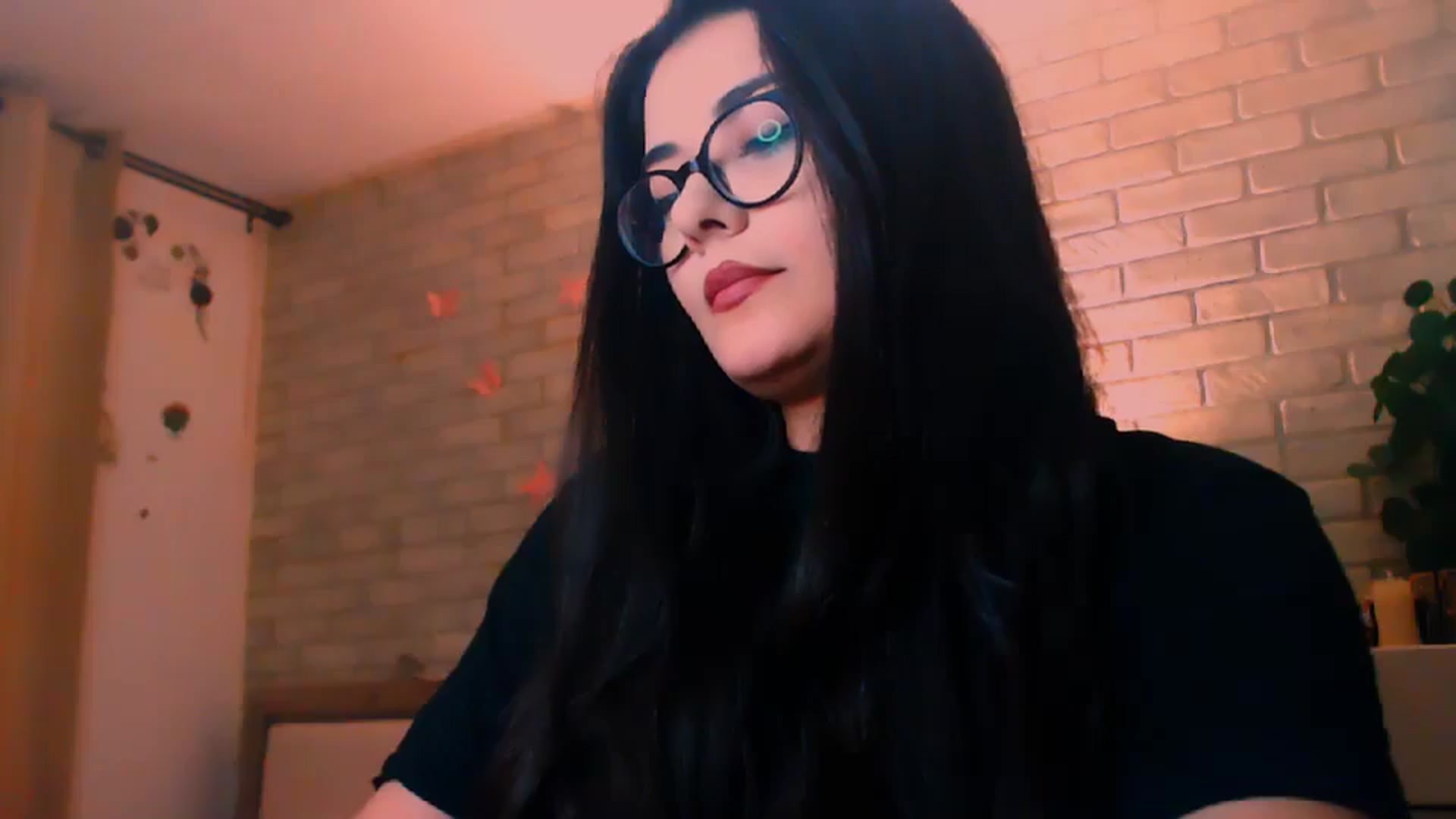 Gallery image thumbnail from Electra's myfreecams stream on, 05/04/2025, 22:32 image 8 of 20