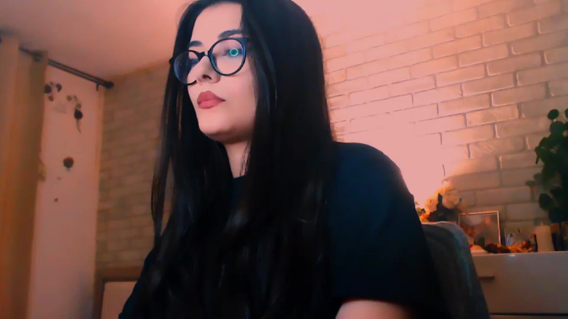 Gallery image thumbnail from Electra's myfreecams stream on, 05/04/2025, 22:32 image 13 of 20