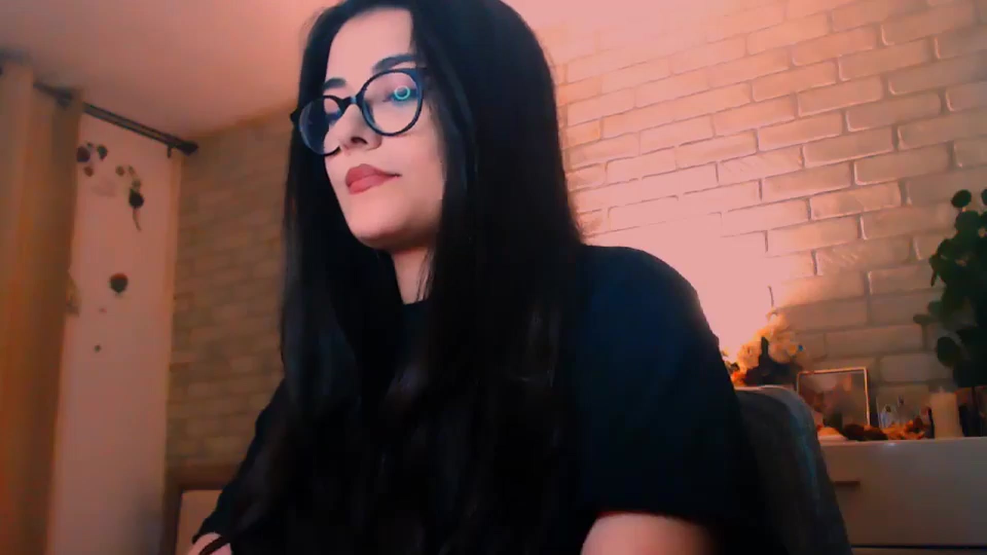 Gallery image thumbnail from Electra's myfreecams stream on, 05/04/2025, 22:32 image 11 of 20