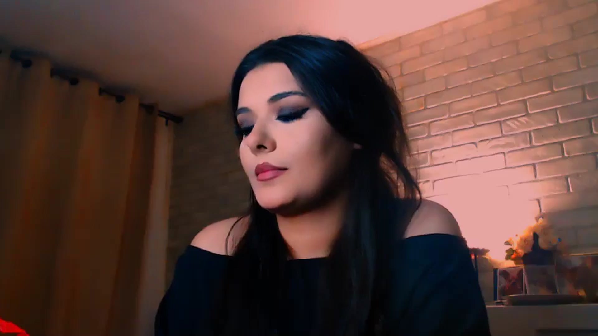 Gallery image thumbnail from Electra's myfreecams stream on, 05/13/2025, 22:24 image 14 of 20