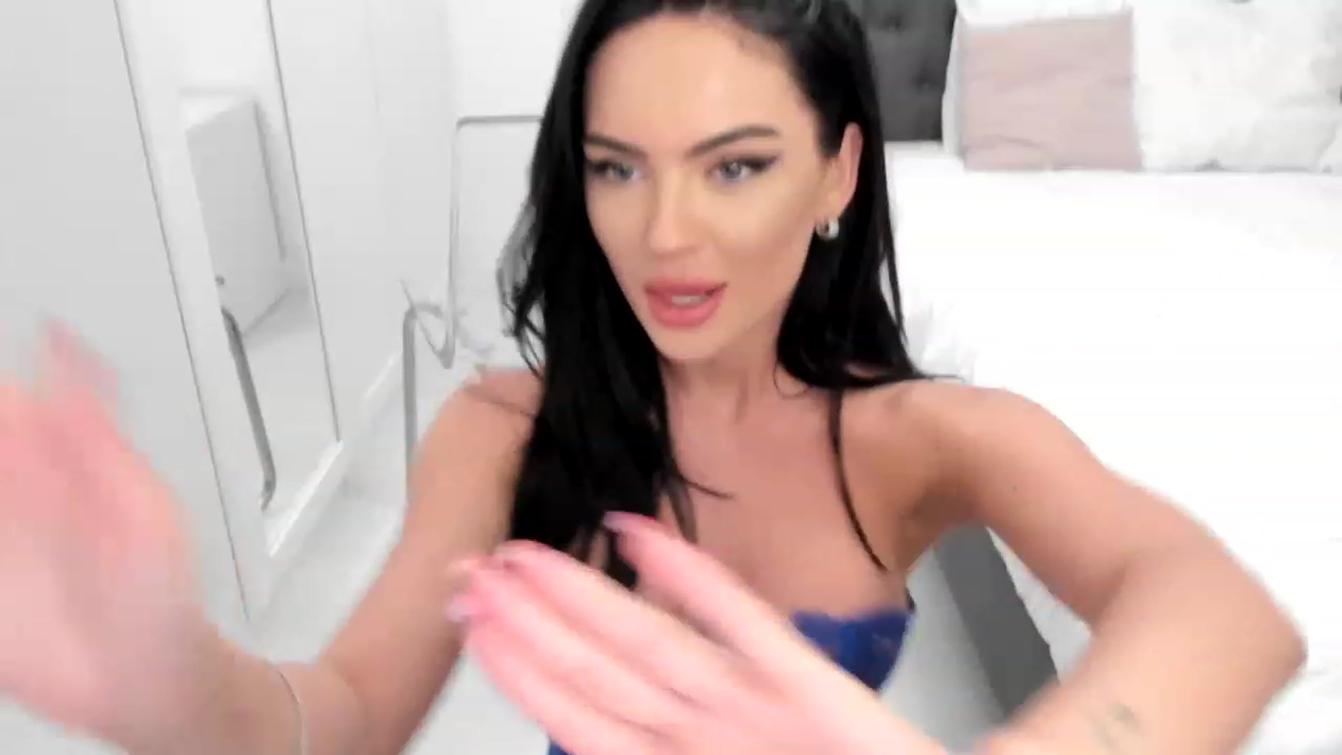 Gallery image thumbnail from ElectraKisss's myfreecams stream on, 01/18/2023, 21:35 image 12 of 20