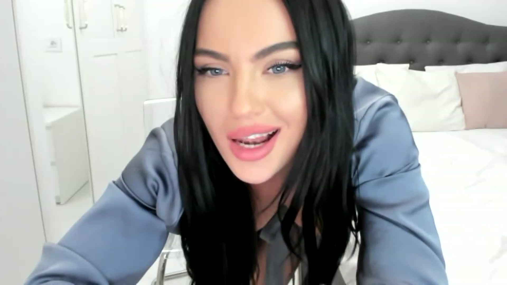 Gallery image thumbnail from ElectraKisss's myfreecams stream on, 01/22/2023, 23:17 image 11 of 20