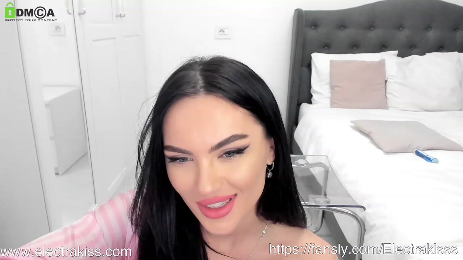 Gallery image thumbnail from ElectraKisss's myfreecams stream on, 03/22/2023, 24:24 image 4 of 20