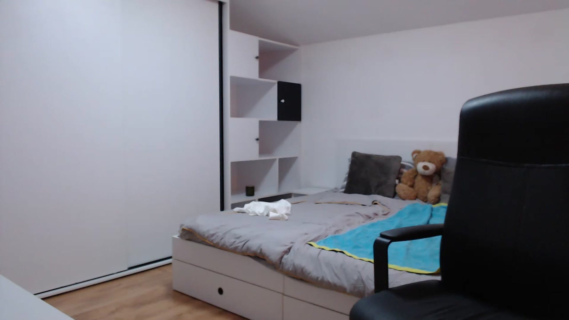 Gallery image thumbnail from ElectricWoman's myfreecams stream on, 11/29/2022, 08:09 image 2 of 20