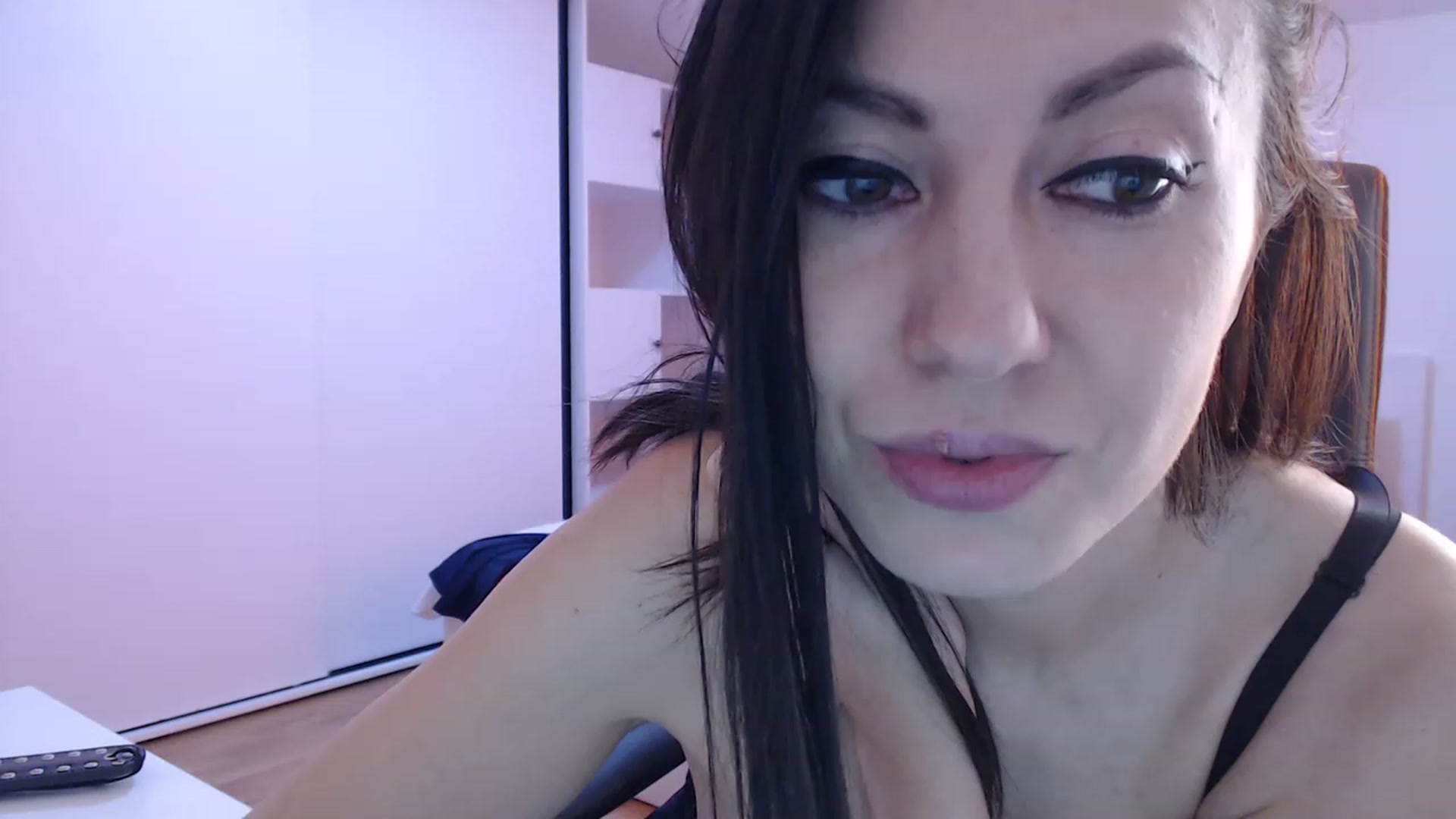 Gallery image thumbnail from ElectricWoman's myfreecams stream on, 12/12/2022, 09:01 image 13 of 20