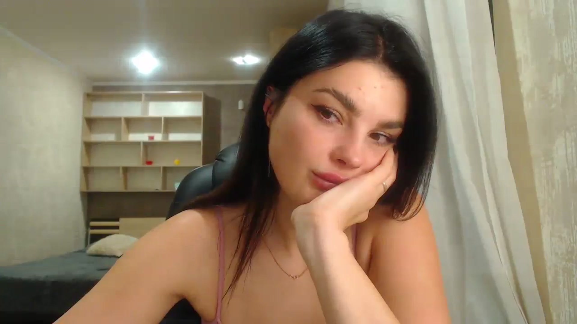 Gallery image thumbnail from Elegancee's myfreecams stream on, 12/10/2023, 20:29 image 2 of 20
