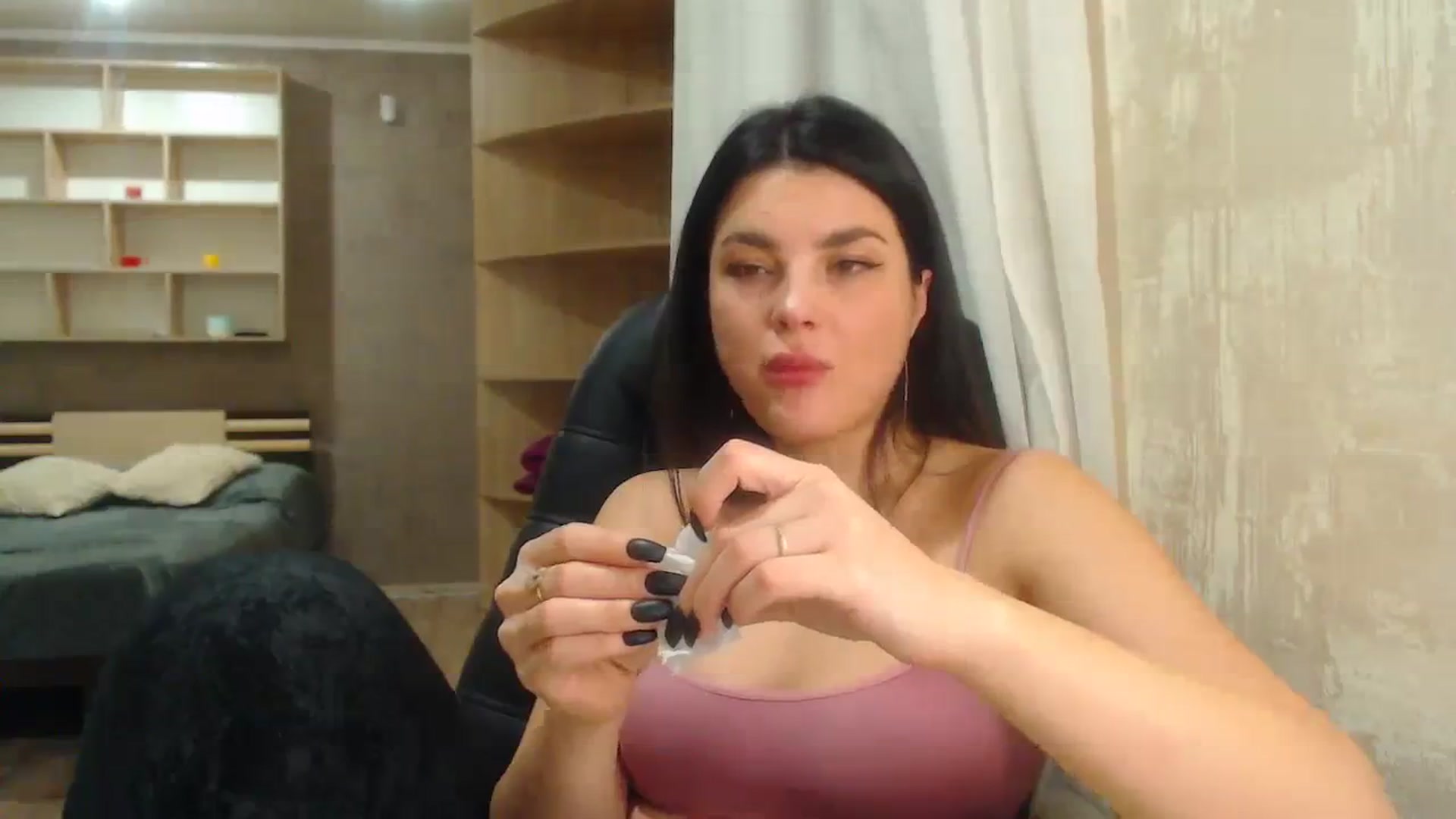 Gallery image thumbnail from Elegancee's myfreecams stream on, 12/10/2023, 20:29 image 14 of 20