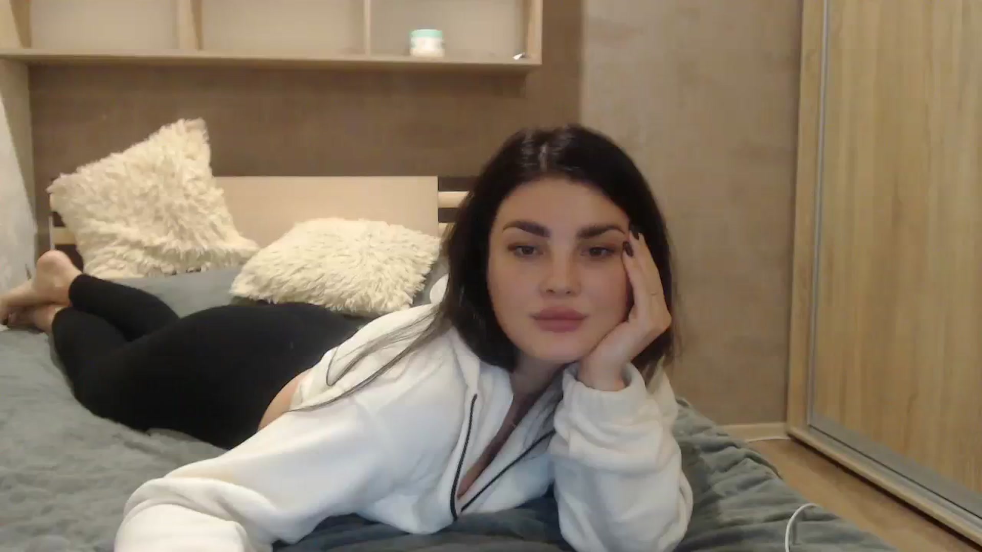 Gallery image thumbnail from Elegancee's myfreecams stream on, 12/16/2023, 17:38 image 14 of 20